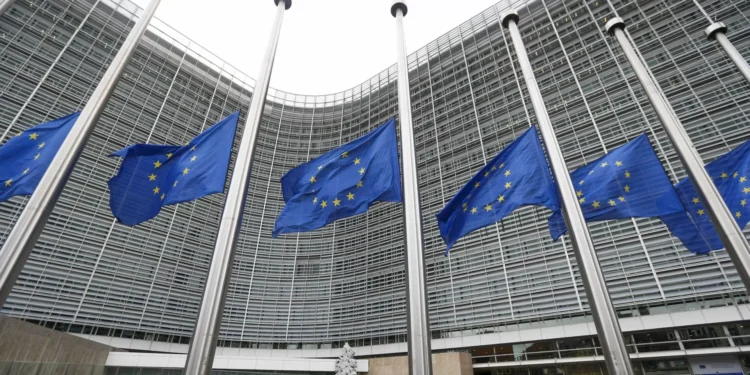 Tarifas retaliatórias da UE “vão penalizar” setor agroalimentar dos EUA