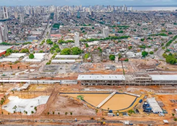 Ao taxar navios, EUA ampliam guerra comercial com a China