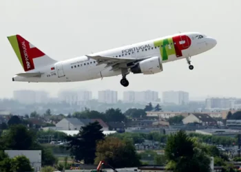 Greve no aeroporto de Gatwick afeta cerca de 40 voos em Lisboa e Porto no fim de semana da Páscoa