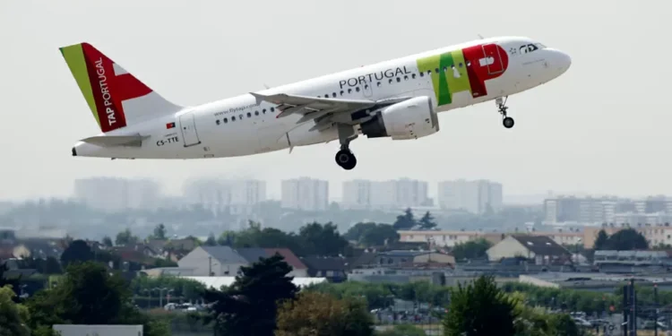 Greve no aeroporto de Gatwick afeta cerca de 40 voos em Lisboa e Porto no fim de semana da Páscoa