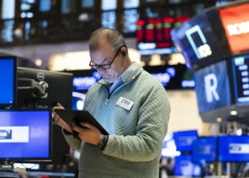 Wall Street fecha em alta na expectativa dos anúncios de Trump