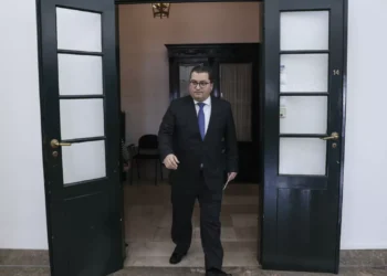 Tarifas? “Plano que apresentámos praticamente não tem impacto orçamental”