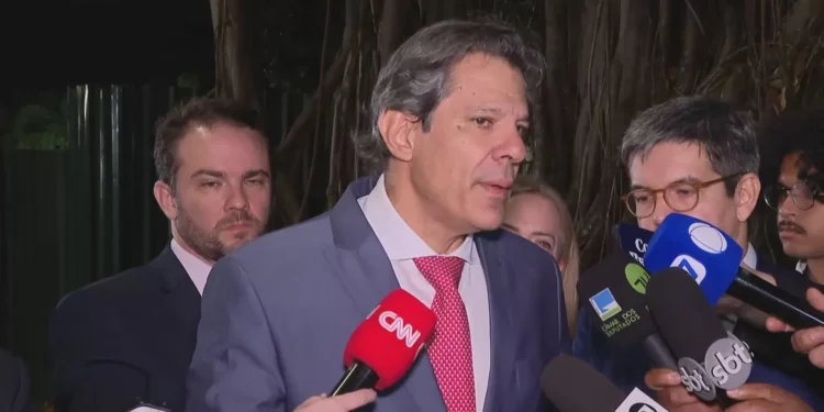 Após reunião, Haddad diz que não foi discutir revogação de aumento do IOF