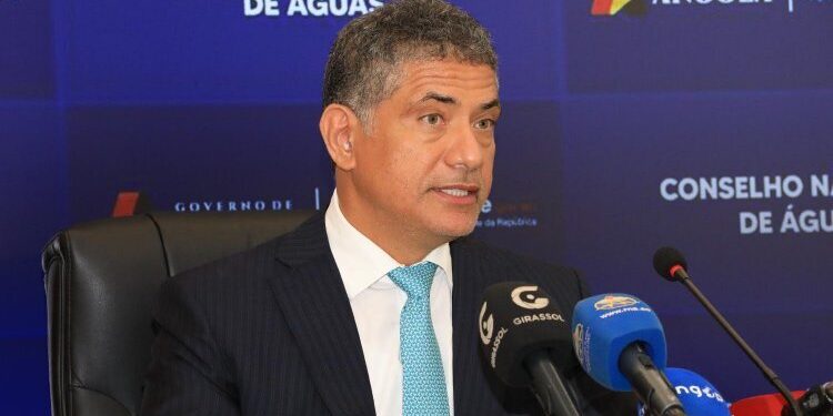 João Baptista Borges impulsiona electrificação total em áreas rurais até 2030