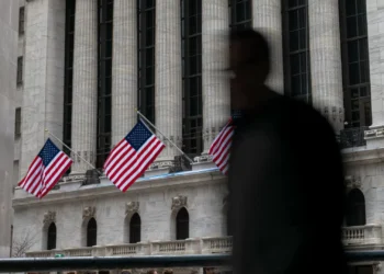 Wall Street termina em tom positivo apesar do ‘mergulho’ da UnitedHealth