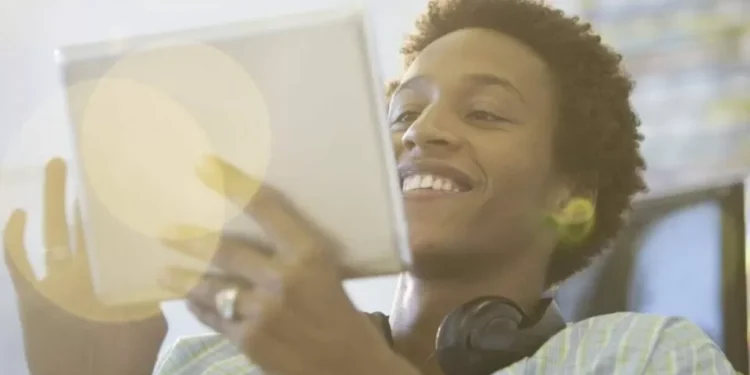 Foundever mobiliza 150 mil colaboradores em semana global dedicada à IA