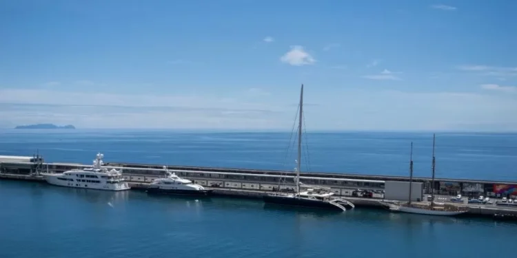 Madeira recebeu sete mega-iates de luxo no fim-de-semana
