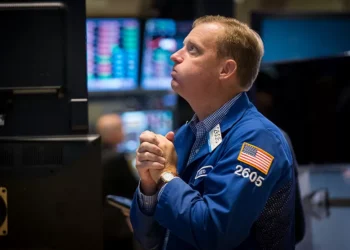 Wall Street encerra em terreno positivo animada pelo alívio nas tensões comerciais