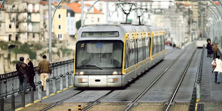 Metro do Porto diminui prejuízos em 70% para 13,4 milhões de euros em 2024