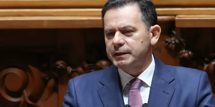 Spinumviva esclarece que serviços prestados a novas empresas foram antes da posse de Montenegro