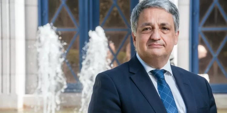 Paulo Macedo admite que a CGD não pode comprar a totalidade do Novobanco mas não descarta crescer na banca de empresas