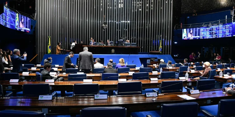 PDT no Senado anuncia que permanece na base do presidente Lula