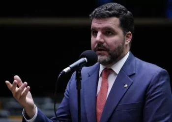 É preciso que o governo repense alta do IOF, diz Pedro Lupion à CNN