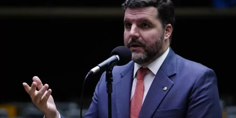 É preciso que o governo repense alta do IOF, diz Pedro Lupion à CNN