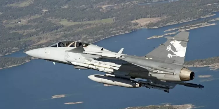 Secretário dos EUA diz que militares prepararam planos para atacar o Irã