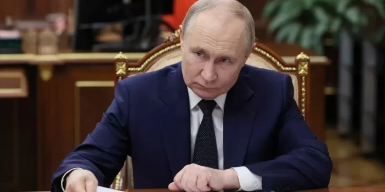 Rússia está pronta para nova rodada de negociações com Ucrânia, diz Putin