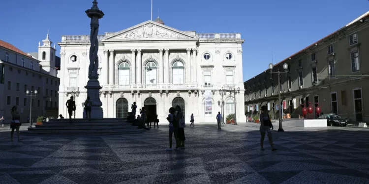 Falha no sorteio de casas municipais em Lisboa deveu-se a “erro humano”