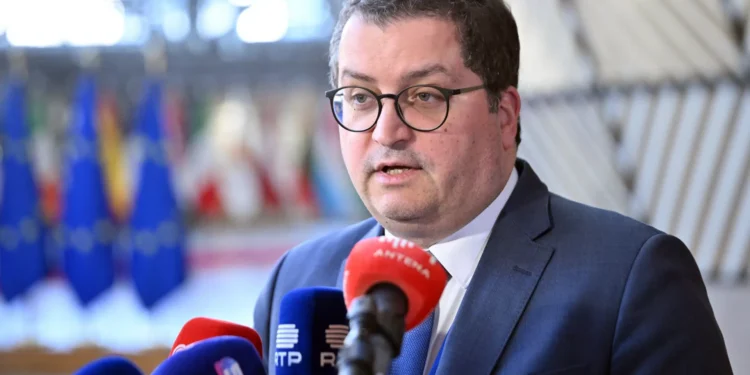 Decisão sobre adicional da banca? Governo vai “analisar cuidadosamente”