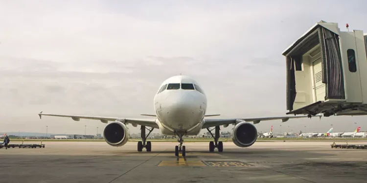 UE altera regras para companhias aéreas, que podem agora atrasar os voos até quatro ou seis horas sem indemnização