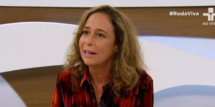 Participação de Andrea Beltrão no Roda Viva gera memes; confira