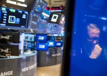 Wall Street fecha em alta impulsionada pelo emprego nos EUA