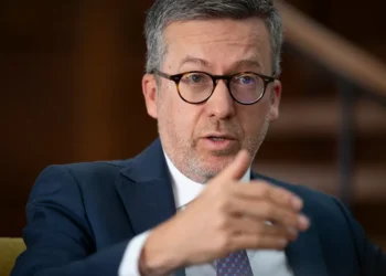 Carlos Moedas promete projeto de habitação, novo elétrico e fim dos transportes a gasóleo até 2030