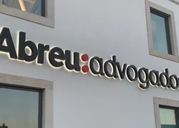 Abreu Advogados assessorou LYFT na aquisição da dona da FreeNow por 175 milhões