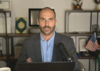 Trump não ofereceu asilo a Jair Bolsonaro, diz Eduardo Bolsonaro à CNN