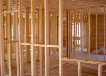 Setor madeireiro força férias e projeta demissões frente a tarifas de Trump