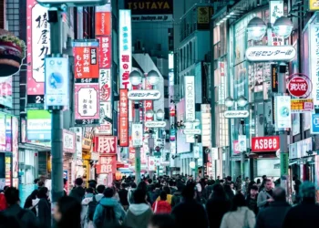 Salários reais no Japão registam maior queda desde setembro de 2023