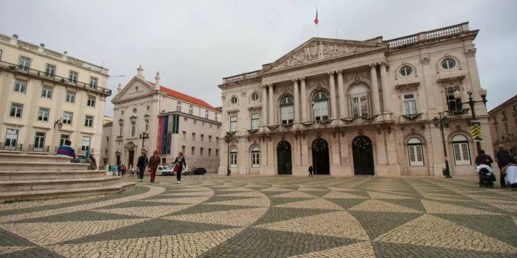 Trabalhadores da Câmara de Lisboa têm novo acordo coletivo de trabalho