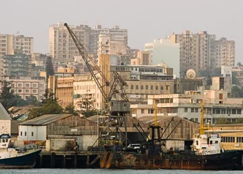 AT rejeita agravamento de tarifas aduaneiras após protestos no aeroporto de Maputo