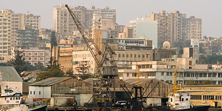 AT rejeita agravamento de tarifas aduaneiras após protestos no aeroporto de Maputo