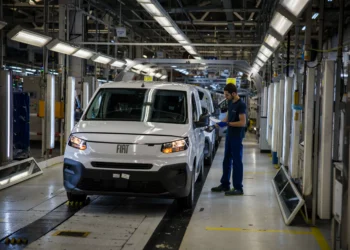 Stellantis perde 2,3 mil milhões no 1.º semestre com impacto de tarifas e reestruturações