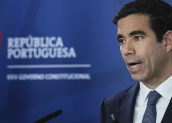 Governo quer remover leque salarial de incentivo para subir salários