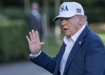 União Europeia não beneficiará de tarifas inferiores a 15%, afirma Trump