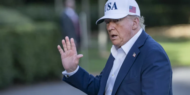 União Europeia não beneficiará de tarifas inferiores a 15%, afirma Trump