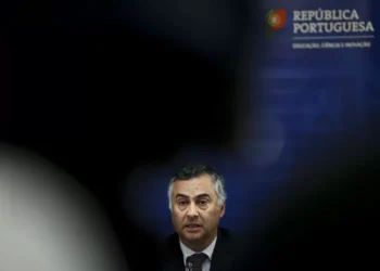 Ministro anuncia reforço de 8% para a Fundação Ciência e Tecnologia para 2026