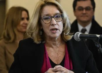 Ministério garante que Governo não quer eliminar a falta por luto gestacional