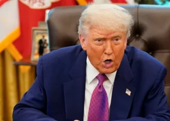 Trump promete tarifa de 10% para quem se alinhar às políticas dos Brics