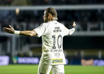 Neymar comemora gol que não existiu em Santos x Inter; veja