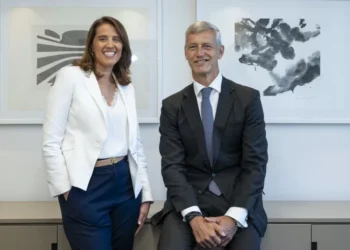 Uría Menéndez reconduz Antonio Villacampa na direção e nomeia Marta Pontes