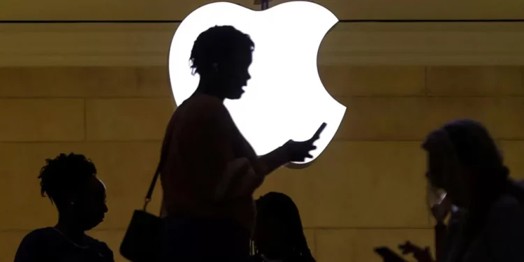 Apple: receitas sobem com subida nas vendas do iPhone e recuperação na China