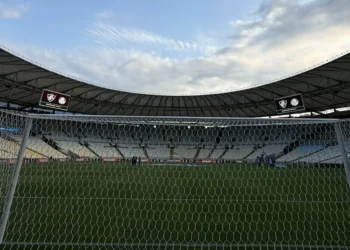 Fluminense x Grêmio: escalações e onde assistir ao jogo do Brasileirão