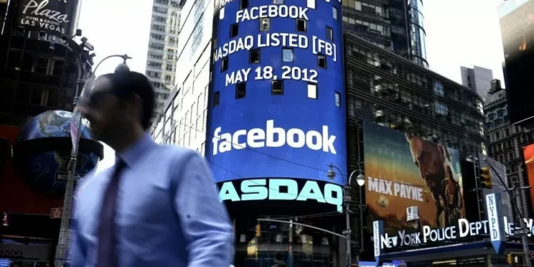 Wall Street fecha em alta com paz na Ucrânia ao fundo do túnel