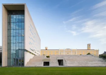 Universidade NOVA de Lisboa com apenas com uma centena de vagas para a segunda fase