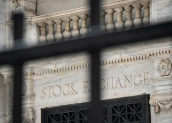 Wall Street fecha em baixa