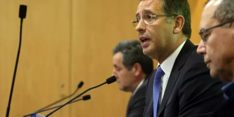 Presidenciais: Seguro apela à convergência de humanistas e democratas após decisão de Nóvoa