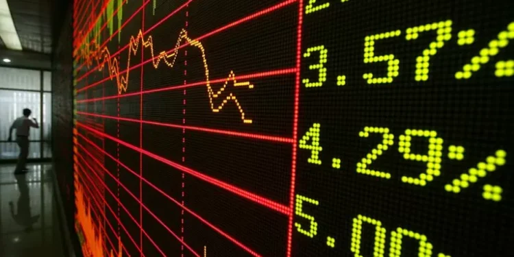 Tarifas de 15% penalizam o euro e Amazon surpreende Wall Street