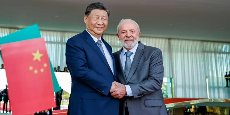 Lula liga para Xi e conversa sobre parceria bilateral e novos negócios